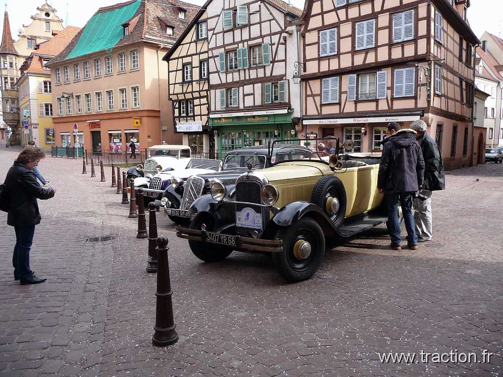 2009_03_01_colmar (49).jpg - 01/03/2009 - 68000 COLMAR, Les voitures sont stationnées pour le repas, Place de l'Ancienne Douane